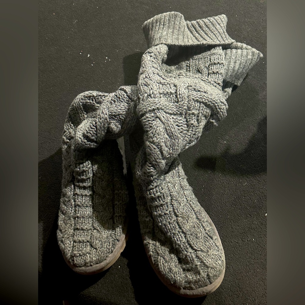 Ugg Grey Knitted Boots. Sz 7.